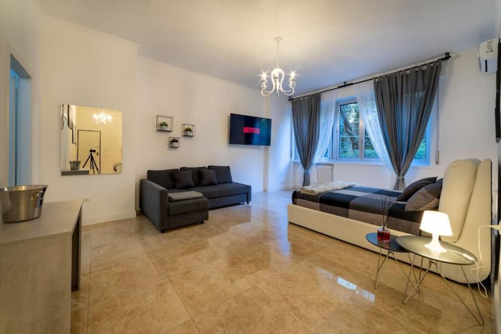 San Babila - Luxury Milanese Apartment Kültér fotó